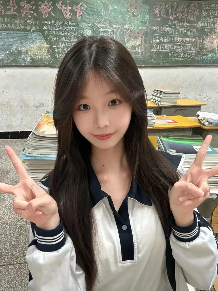 希望中学初一三女生的轮番告白角色立绘